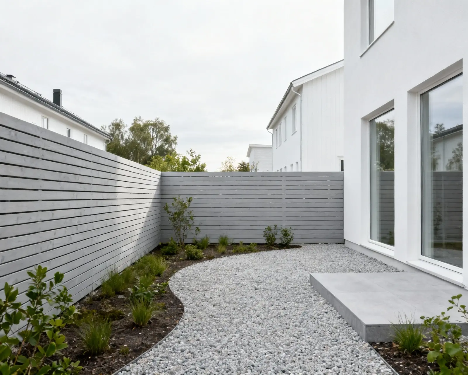 Moderna svenska staketdesigner och stilar